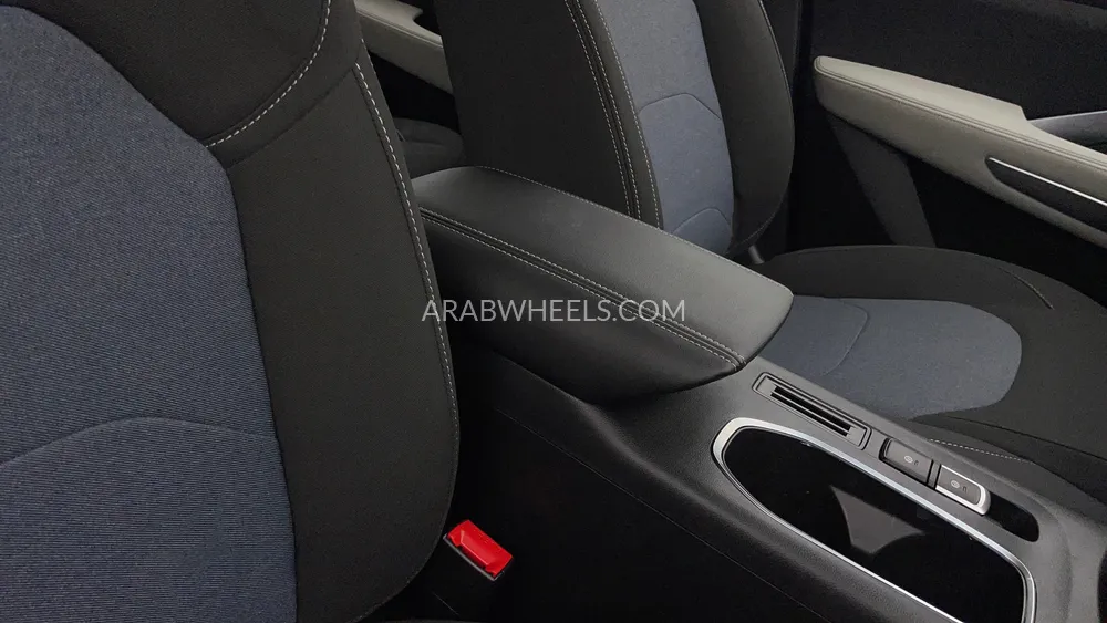 Chevrolet Captiva 2023 for Sale in Dubai Image-38