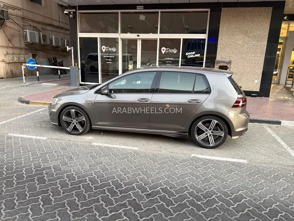  فولكس واجن R جولف  2016 for Sale in الشارقة Image-3
