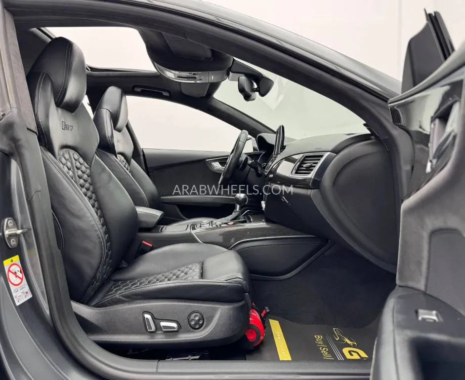 Audi RS 7 2016 for Sale in Dubai Image-12