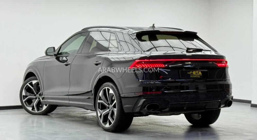 أودي RS Q8 2023 for Sale in دبي Image-6