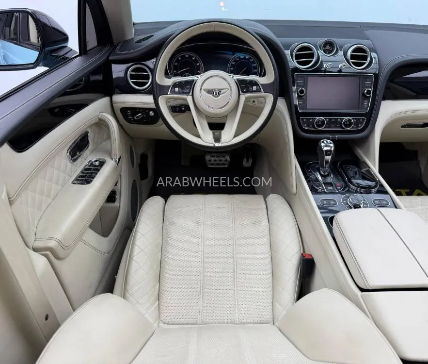 بينتلي بينتايجا 2019 for Sale in دبي Image-8