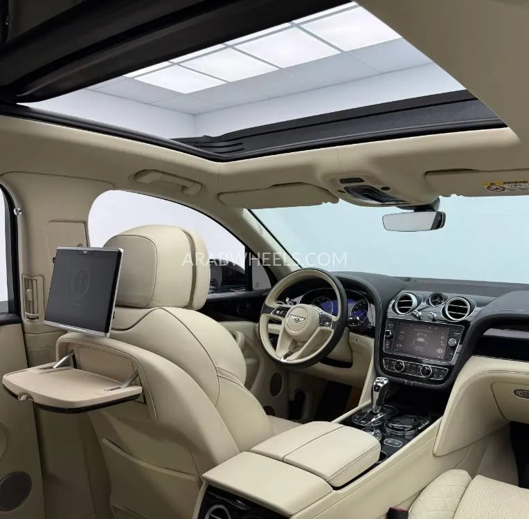 بينتلي بينتايجا 2019 for Sale in دبي Image-10