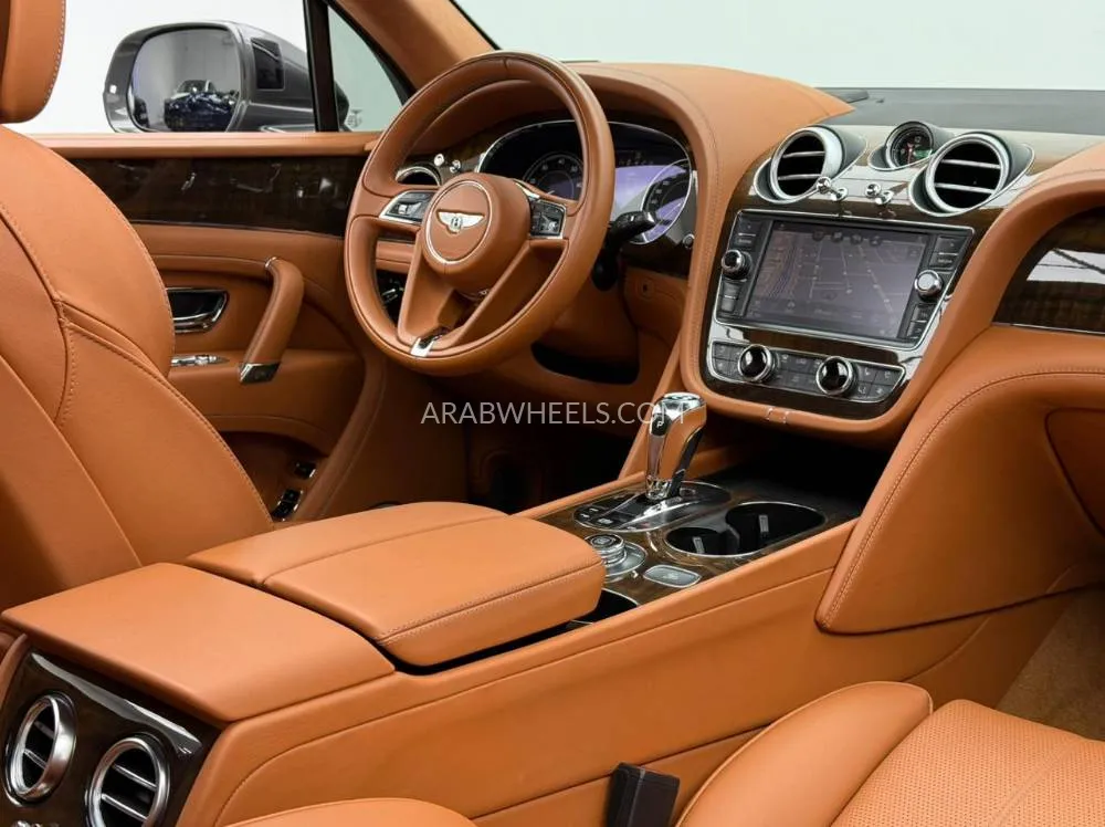 Bentley Bentayga 2019 for Sale in Dubai Image-12
