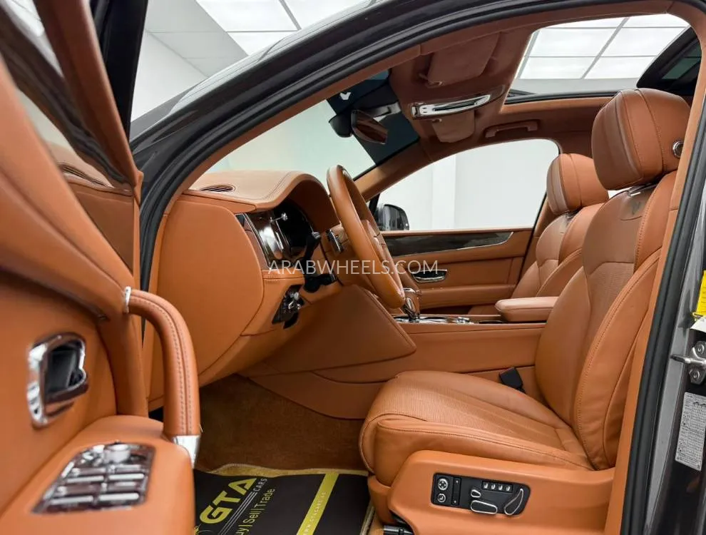 Bentley Bentayga 2019 for Sale in Dubai Image-14