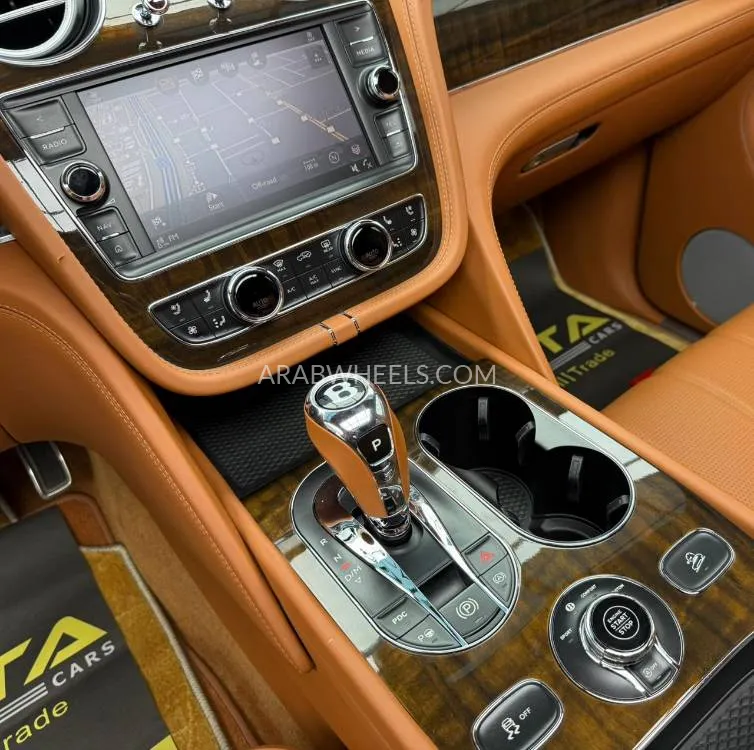 Bentley Bentayga 2019 for Sale in Dubai Image-18