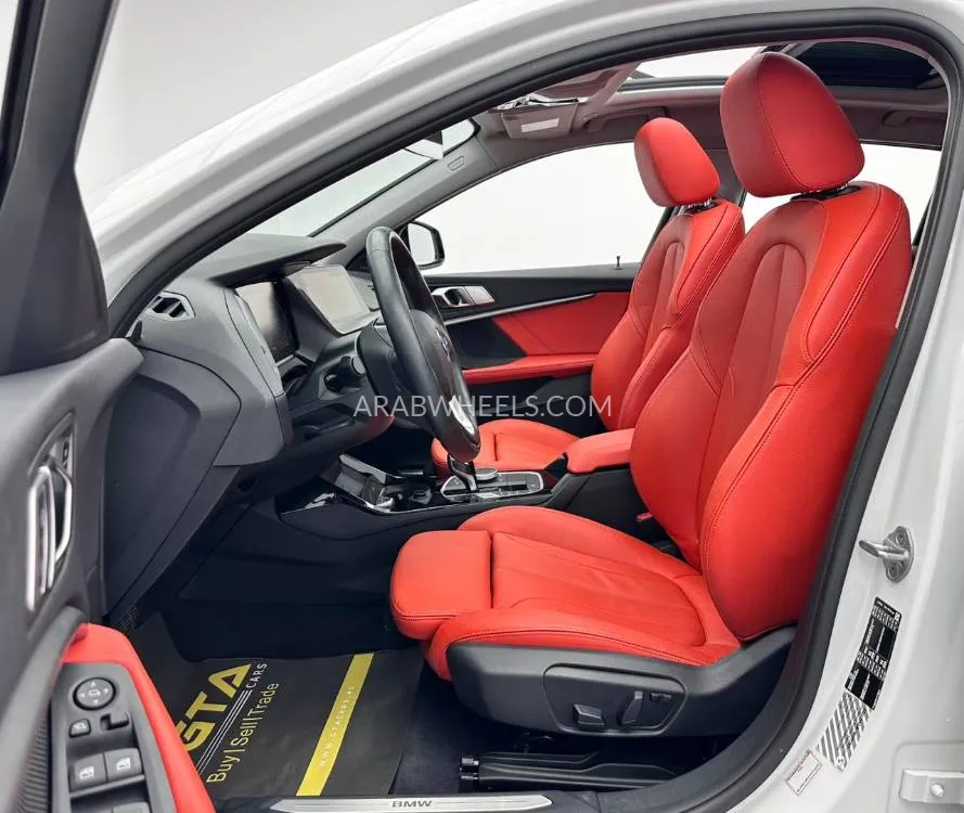 بي إم دبليو الفئة الأولى 2023 for Sale in دبي Image-15