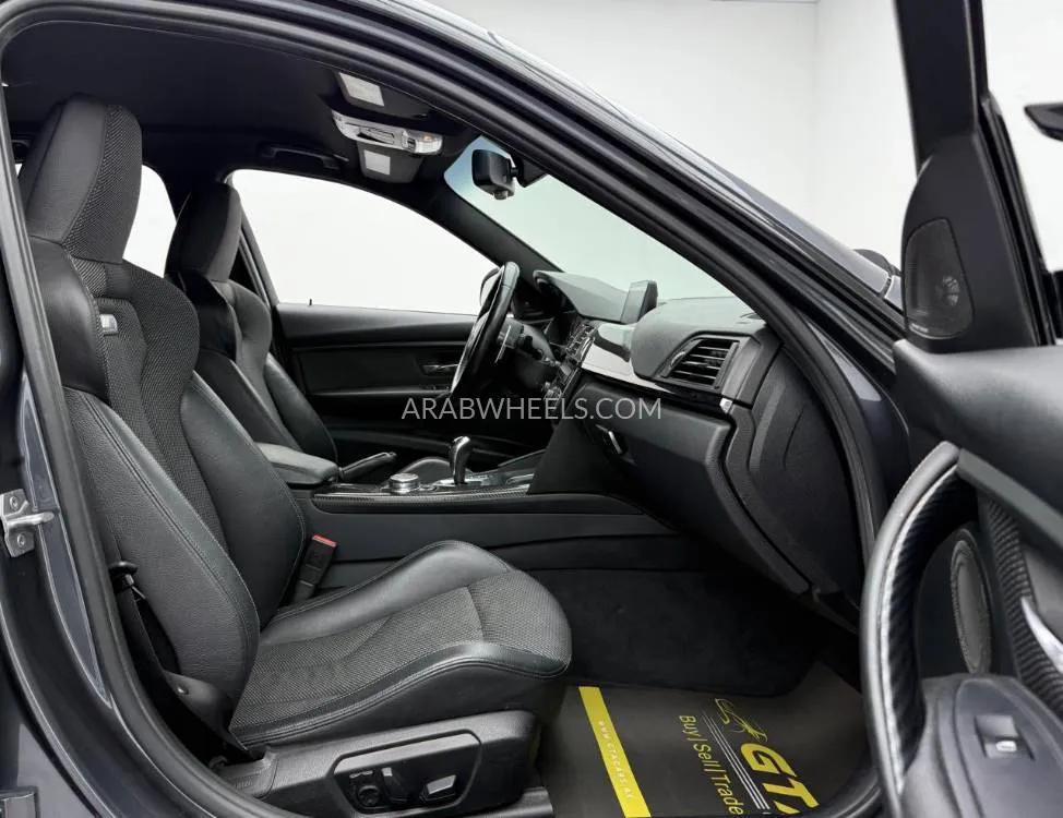 بي إم دبليو الفئة الثالثة 2015 for Sale in دبي Image-9