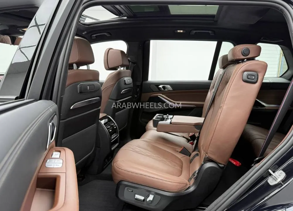 BMW X7 2024 for Sale in Dubai Image-18
