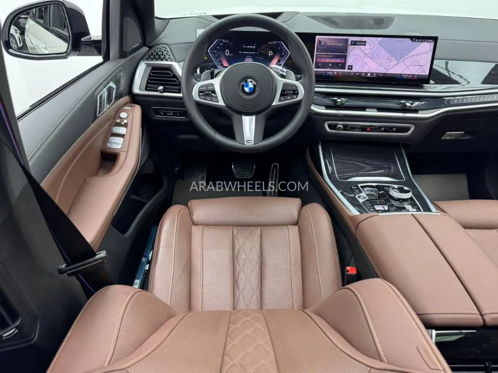 BMW X7 2025 for Sale in Dubai Image-8