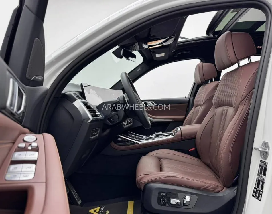 BMW X7 2025 for Sale in Dubai Image-11