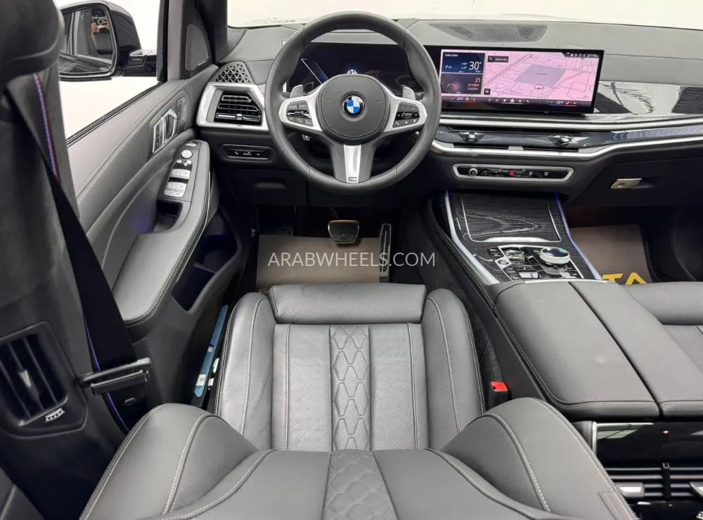 BMW X7 2025 for Sale in Dubai Image-8