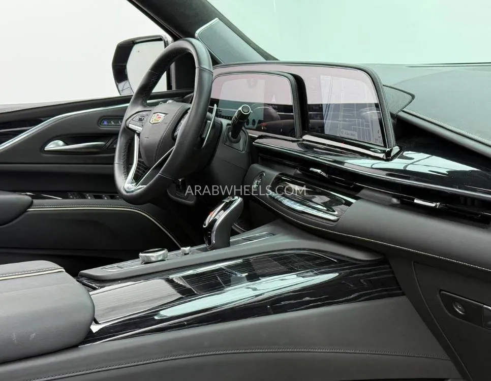 Cadillac Escalade 2023 for Sale in Dubai Image-12