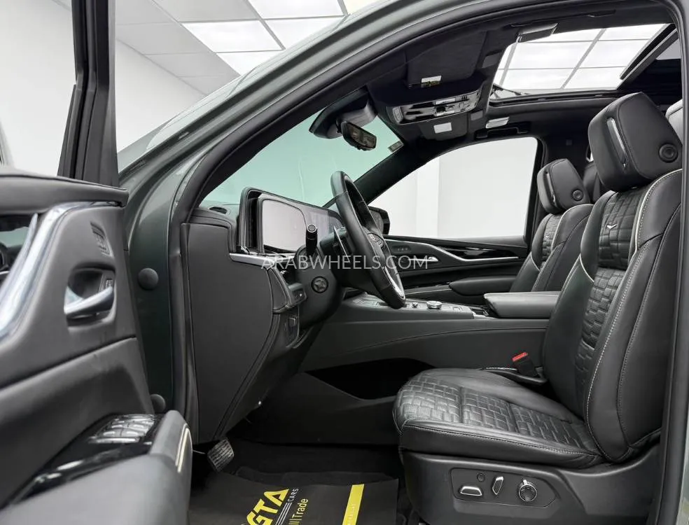 Cadillac Escalade 2023 for Sale in Dubai Image-16