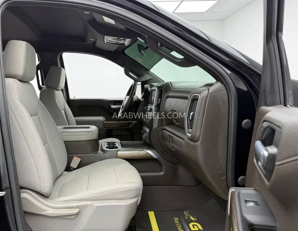 Chevrolet Silverado 2021 for Sale in Dubai Image-17