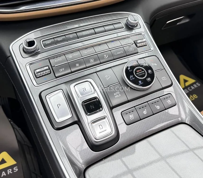 هيونداي جراند سانتا في 2024 for Sale in دبي Image-15