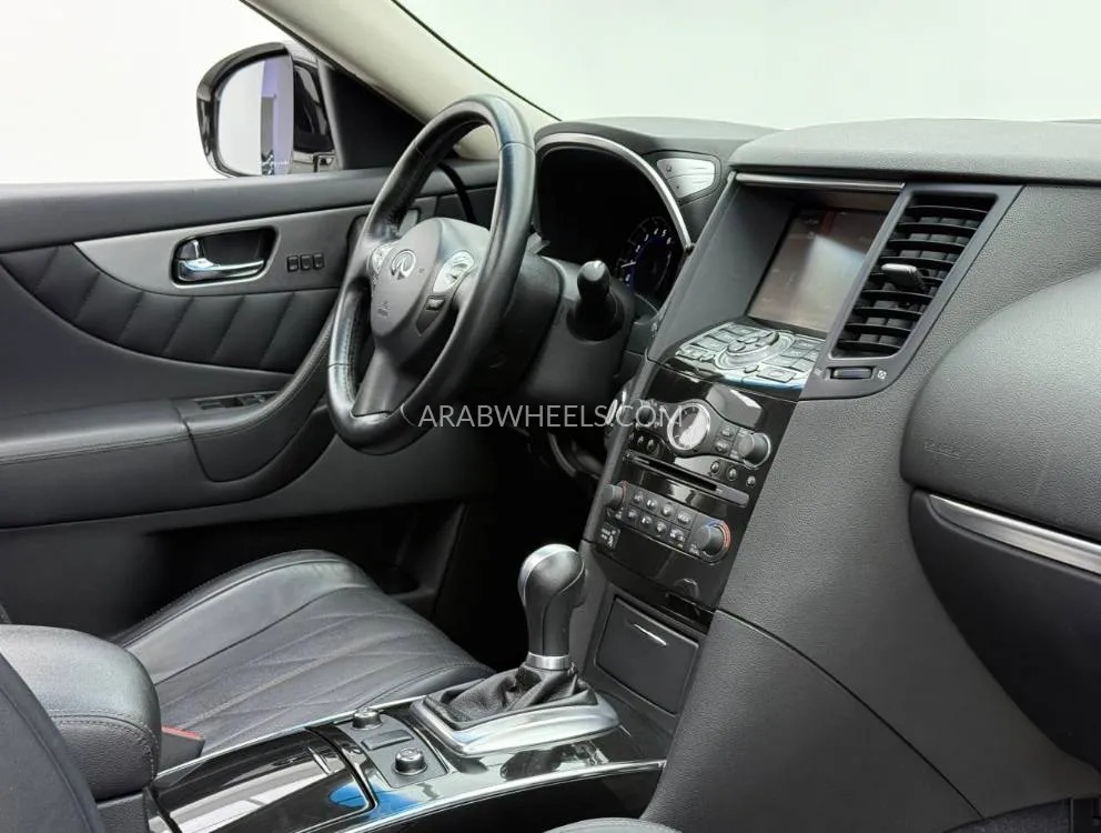 إنفينيتي QX70 2019 for Sale in دبي Image-7