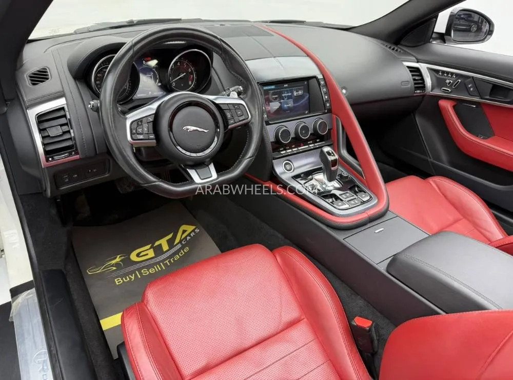 جاجوار أف تايب 2018 for Sale in دبي Image-11