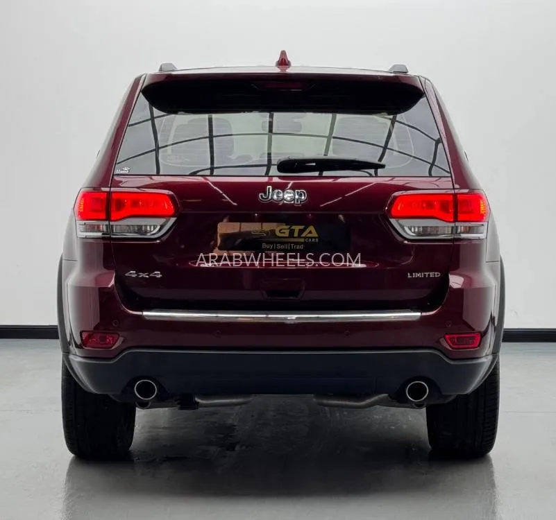 Jeep Cherokee 2020 for Sale in Dubai Image-5