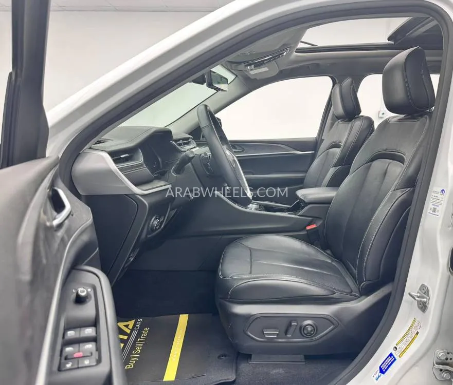 جيب شيروكي 2022 for Sale in دبي Image-15