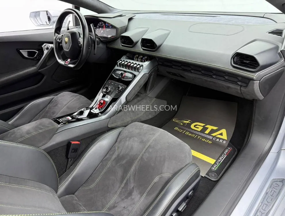 Lamborghini Huracan 2016 for Sale in Dubai Image-9