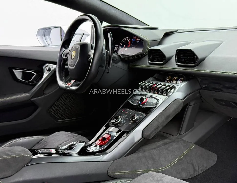 Lamborghini Huracan 2016 for Sale in Dubai Image-10