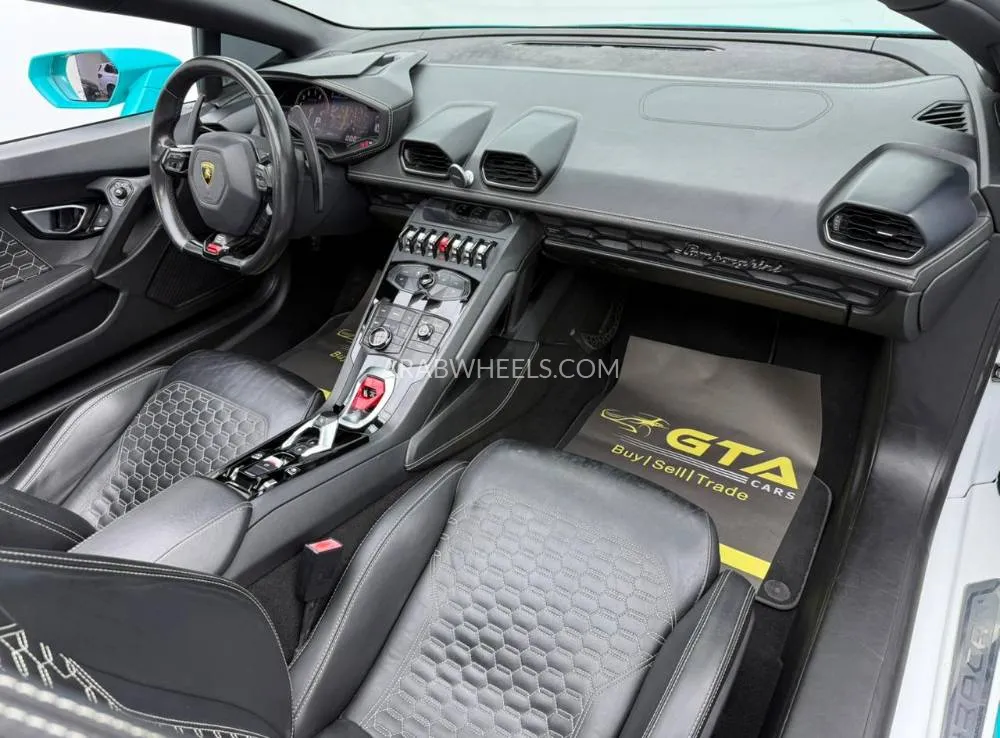 Lamborghini Huracan 2017 for Sale in Dubai Image-12