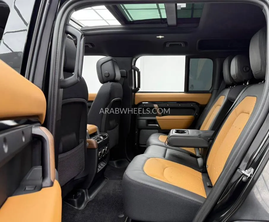 Land Rover Defender 2024 for Sale in Dubai Image-18