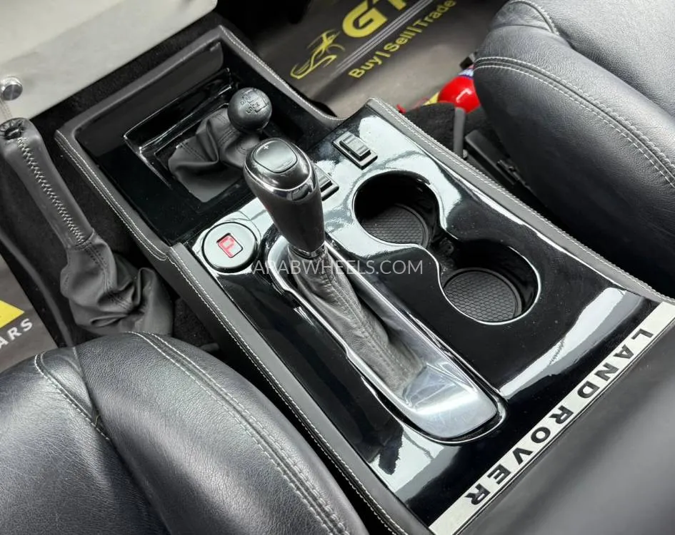 لاند روفر ديفندر 1988 for Sale in دبي Image-17