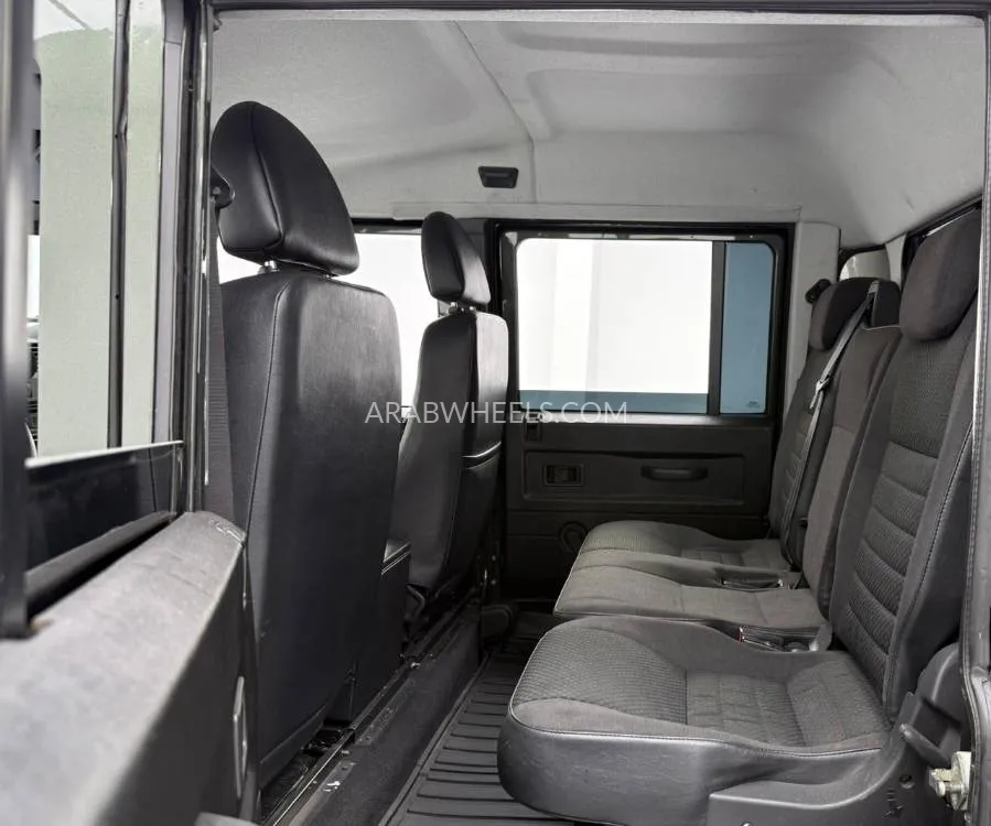 Land Rover Defender 2008 for Sale in Dubai Image-18