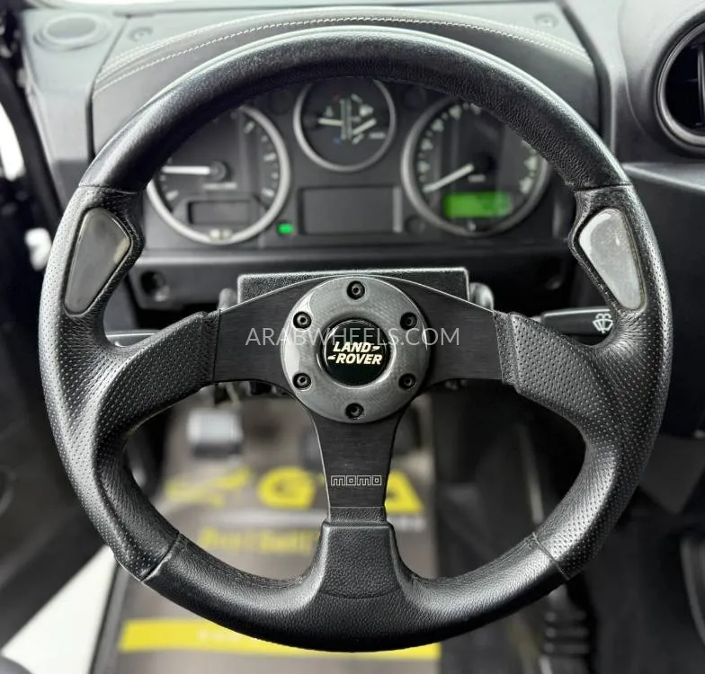 لاند روفر ديفندر 2010 for Sale in دبي Image-12