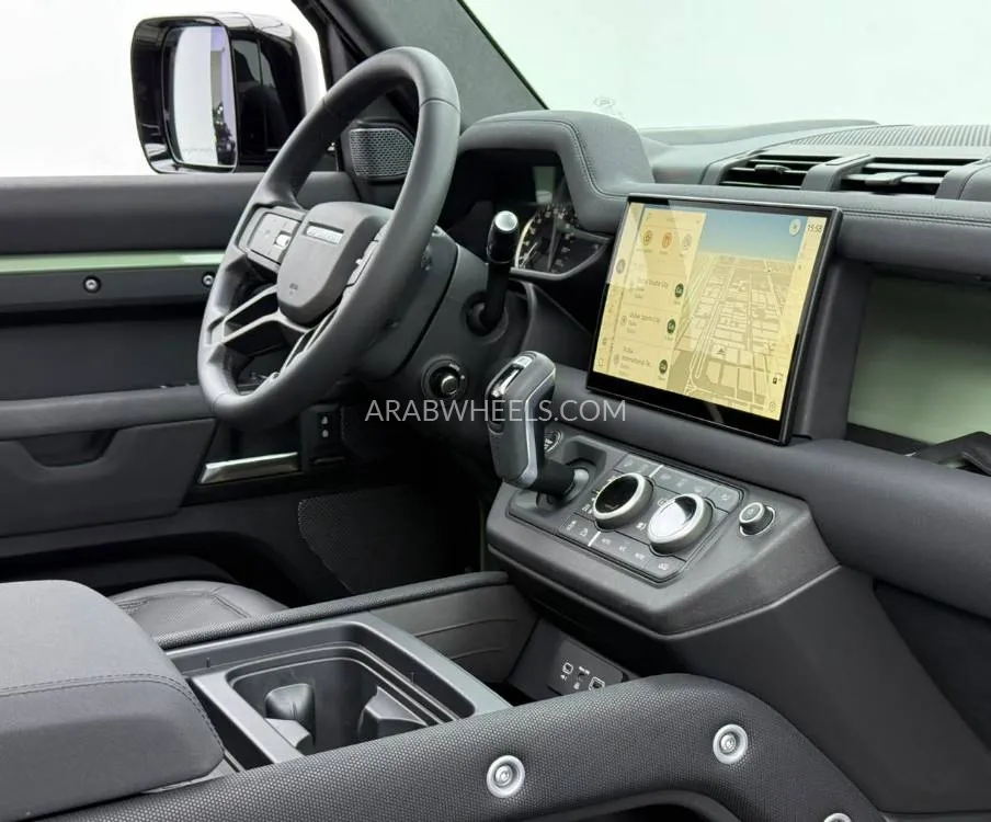 Land Rover Defender 2023 for Sale in Dubai Image-7
