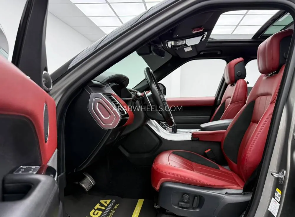 Land Rover Range Rover Sport 2018 for Sale in Dubai Image-14