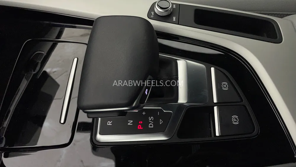 Audi A4 2023 for Sale in Dubai Image-18