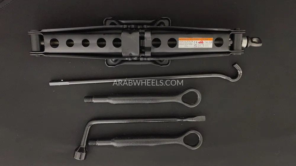 Toyota Highlander 2023 for Sale in Dubai Image-31