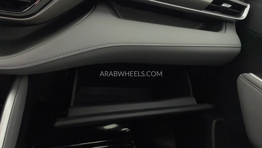 Toyota Highlander 2023 for Sale in Dubai Image-32