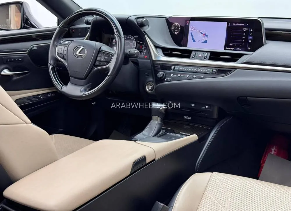 لكزس ES 2019 for Sale in دبي Image-14