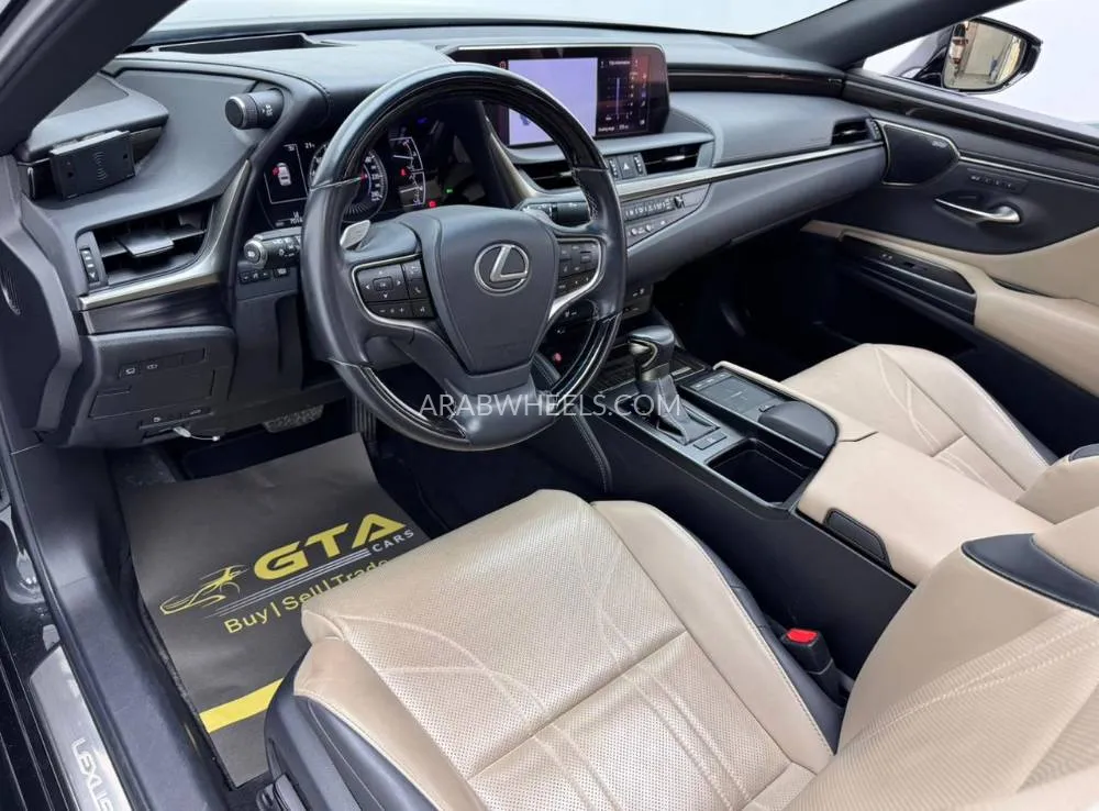 لكزس ES 2019 for Sale in دبي Image-16