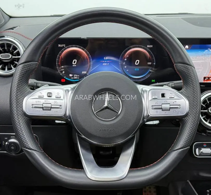 مرسيدس بنز EQA 2023 for Sale in دبي Image-15