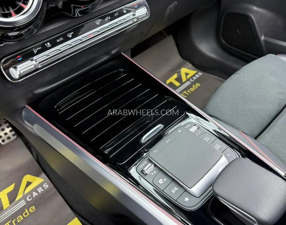 مرسيدس بنز EQB 2023 for Sale in دبي Image-18