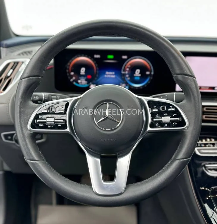 مرسيدس بنز EQC 2022 for Sale in دبي Image-7