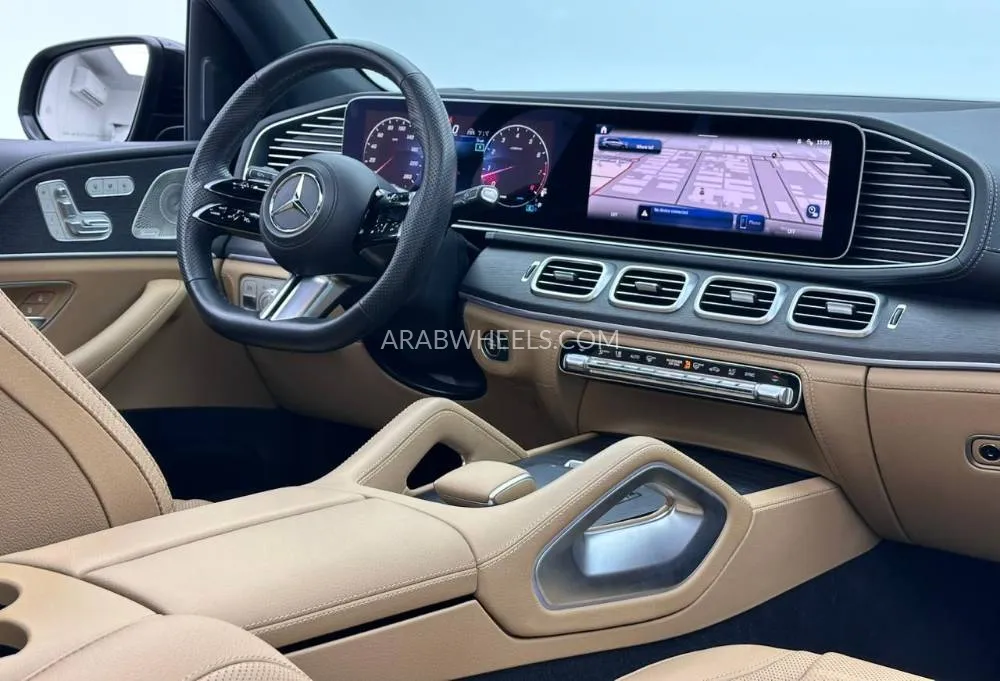 مرسيدس بنز GLE Class 2024 for Sale in دبي Image-11