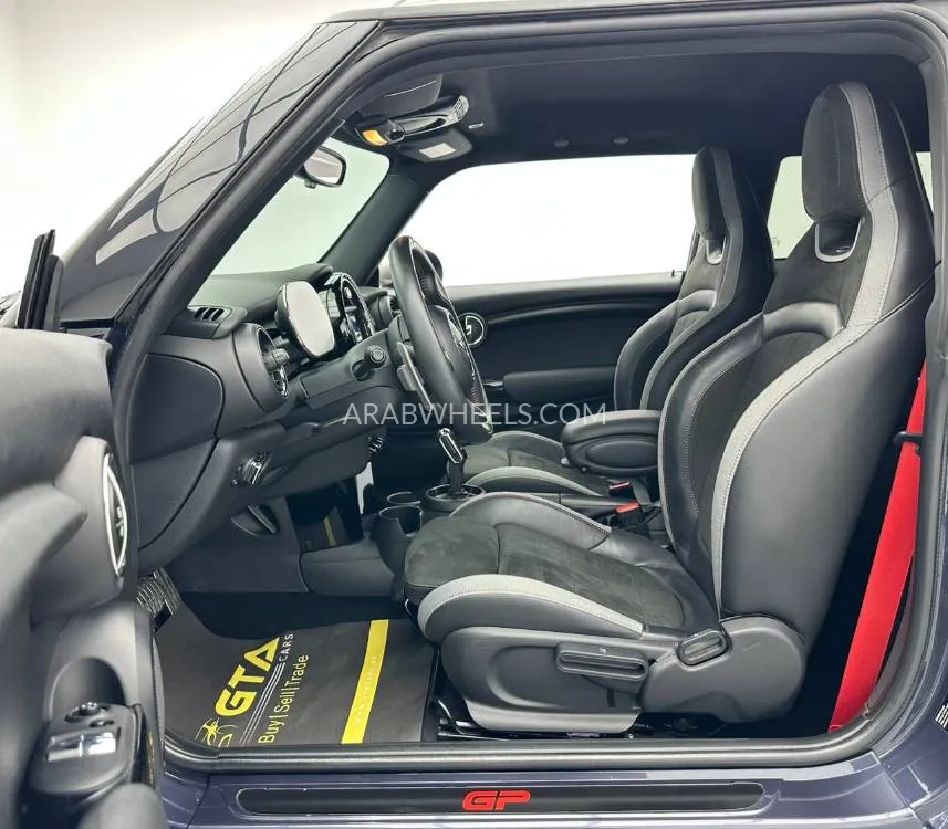 Mini Cooper 2021 for Sale in Dubai Image-15