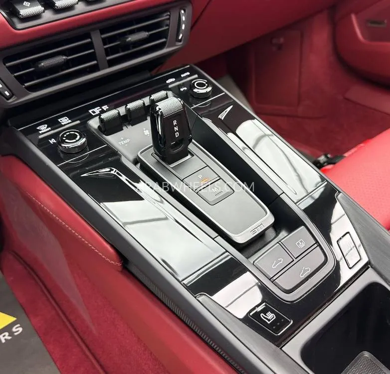 بورشه 911 2026 for Sale in دبي Image-13