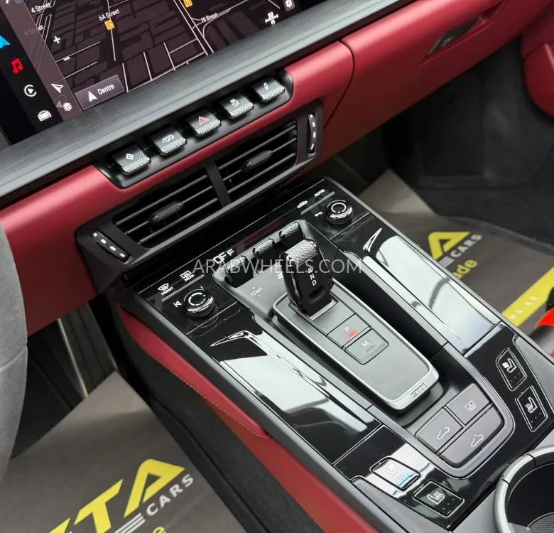 بورشه 911 2026 for Sale in دبي Image-11