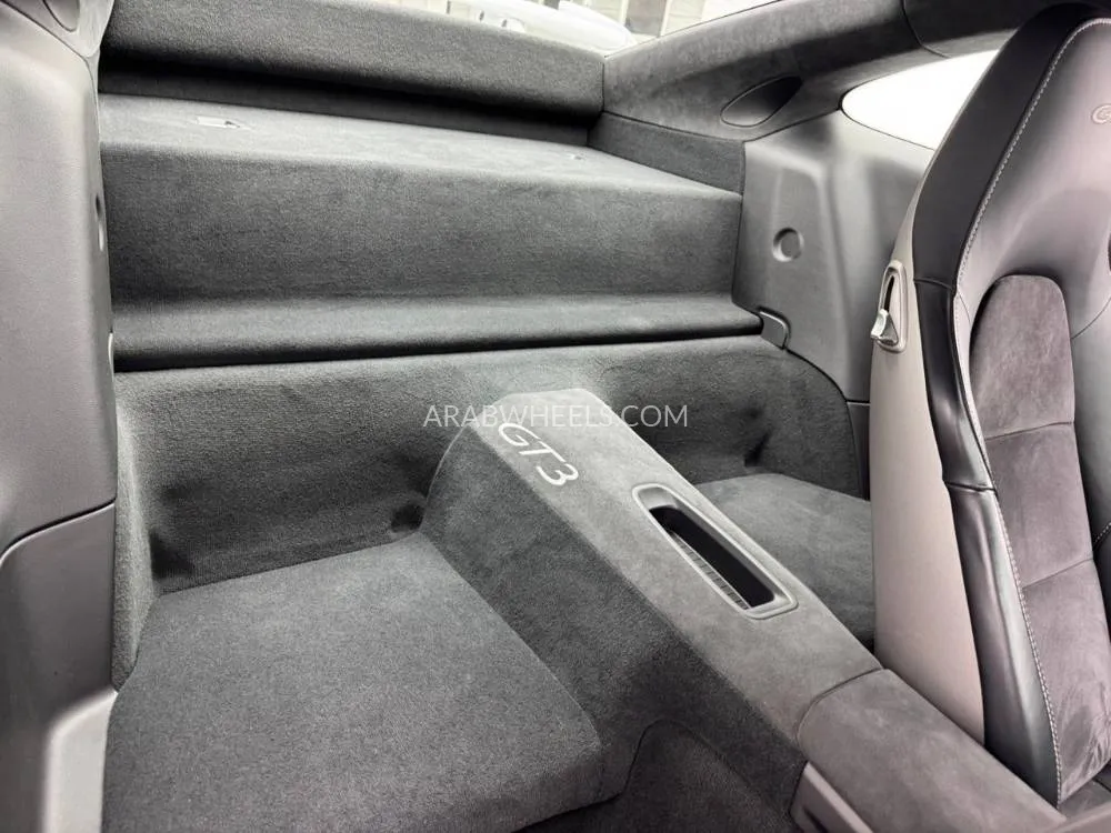 بورشه 911 2015 for Sale in دبي Image-14