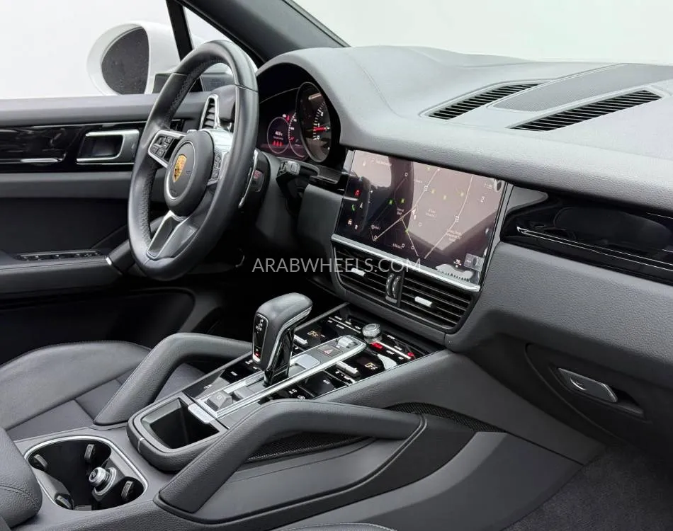 Porsche Cayenne 2022 for Sale in Dubai Image-12