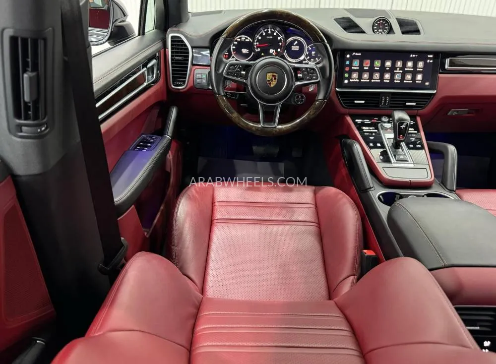 Porsche Cayenne 2022 for Sale in Dubai Image-12