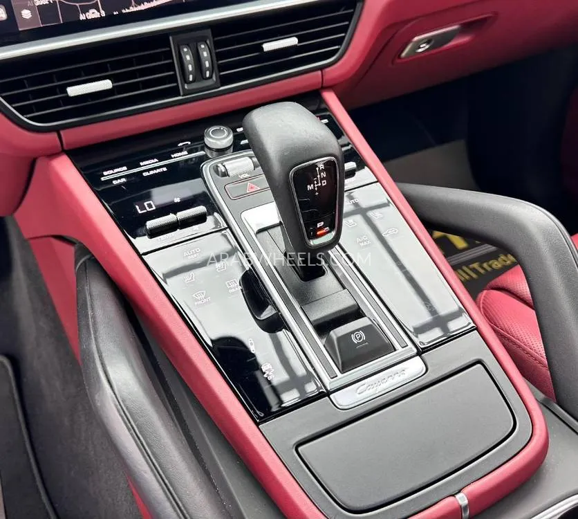 Porsche Cayenne 2023 for Sale in Dubai Image-14