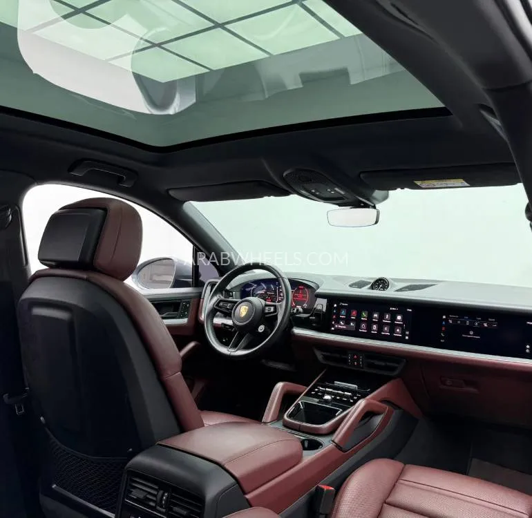 Porsche Cayenne 2024 for Sale in Dubai Image-12