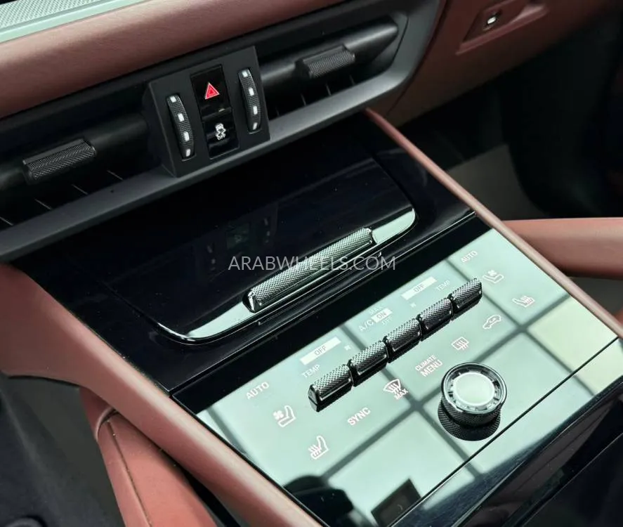 Porsche Cayenne 2024 for Sale in Dubai Image-17